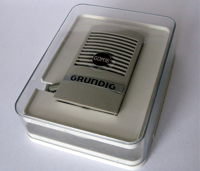 Mikrofon GRUNDIG GDM 16 - v originln plastov krabice
