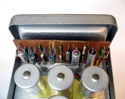 Napaje� NEUMANN N61V - detail p�edzesilova�e