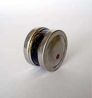 Dorozum�vac� mikrofon ЛА-5 - detail mikrofonn� uhl�kov� vlo�ky