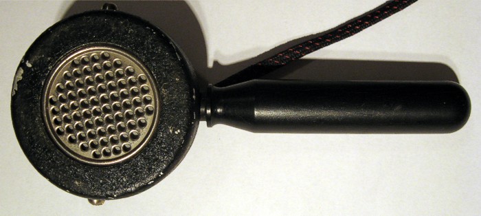 Mikrofon uhl�kov�