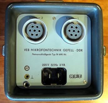 Napaje� R-F-T DDR N 690 - zadn� panel