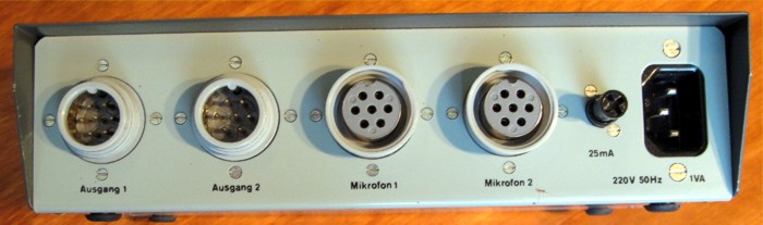 Napaje� R-F-T GDR N 691 Nr. 17980 zadn� pohled na konektory