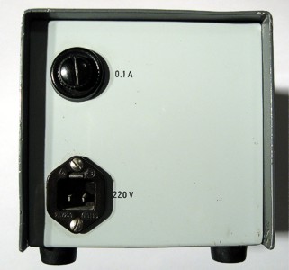 Napaje� TESLA AMC500 zadn� pohled