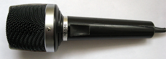 Mikrofon UHER M516 pohled na sp�na� pause