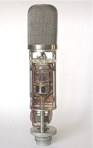 Mikrofon Neumann UM57 rozebran�