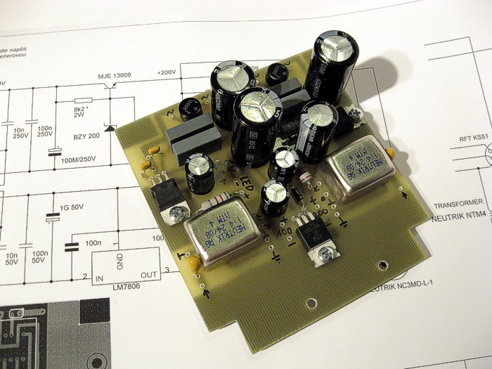 Osazen� plo�n� spoj